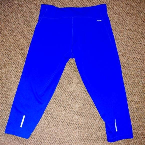 Woman's Adidas capris - Picture 2 of 3